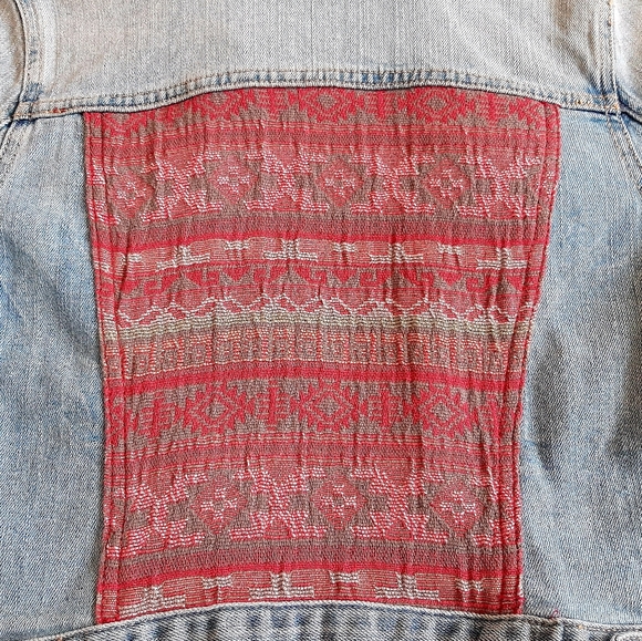 Women's American Eagle Embroidered Jean Jacket Size Small - Picture 4 of 4
